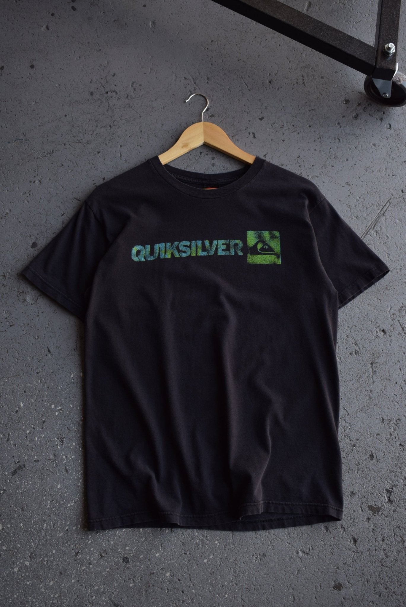 Vintage Quiksilver Spellout Tee (M) - Retrospective Store