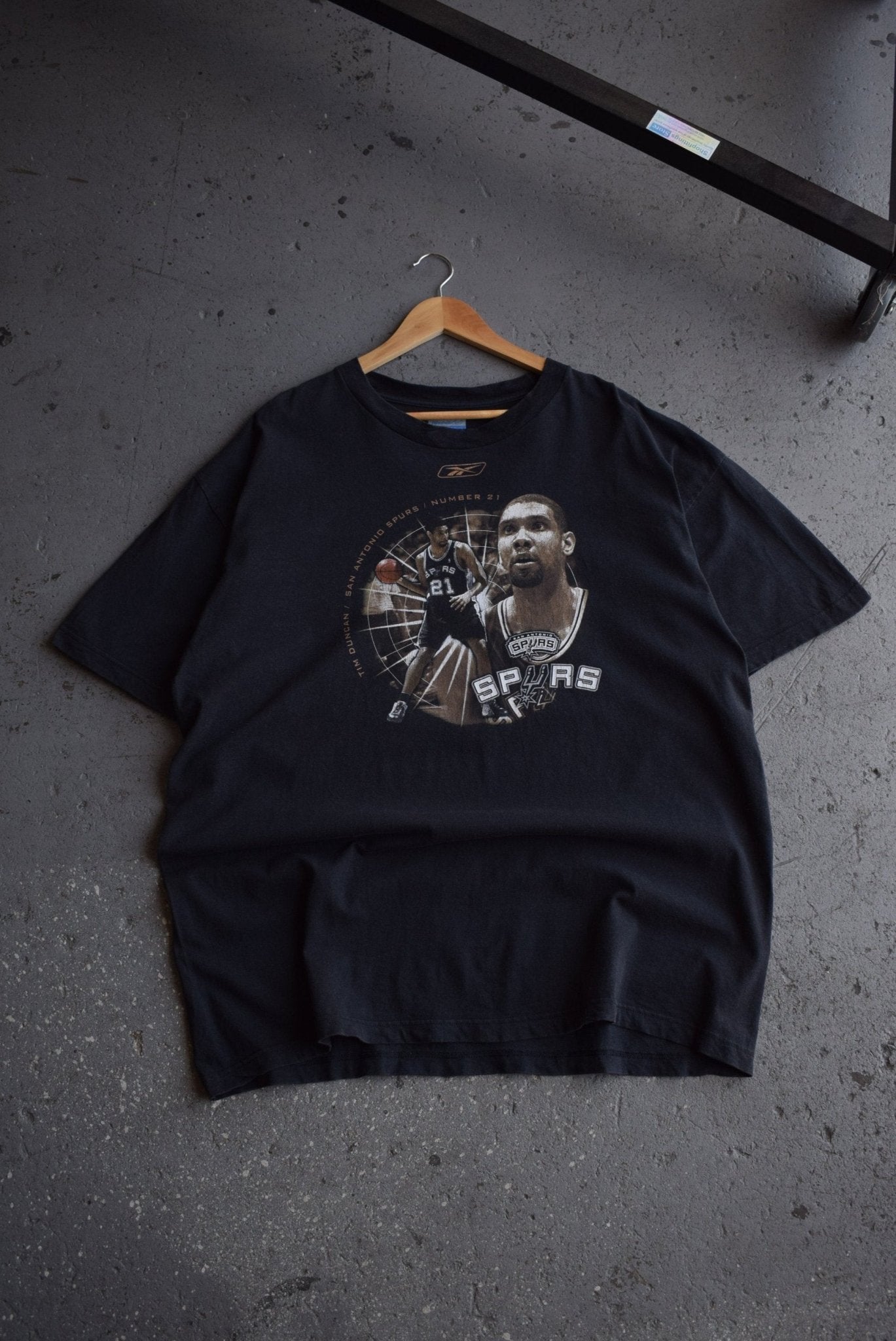 Vintage Reebok x NBA San Antonia Spurs Tim Duncan Tee (XXL) - Retrospective Store