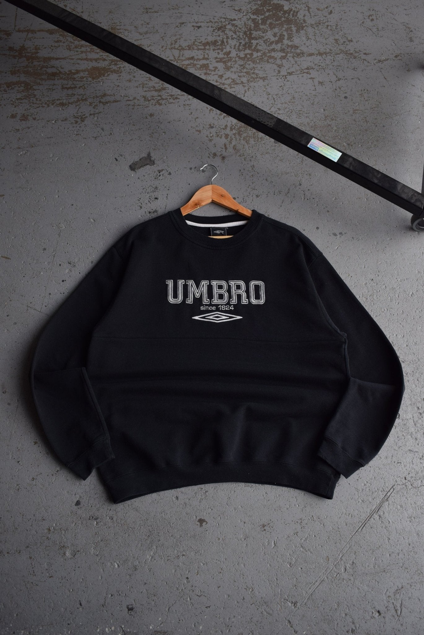 Vintage Umbro Embroidered Spellout Crewneck (L) - Retrospective Store