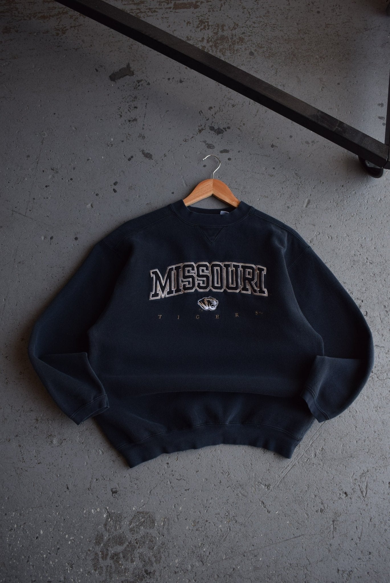 Vintage University of Missouri Tigers Embroidered Crewneck (M) - Retrospective Store