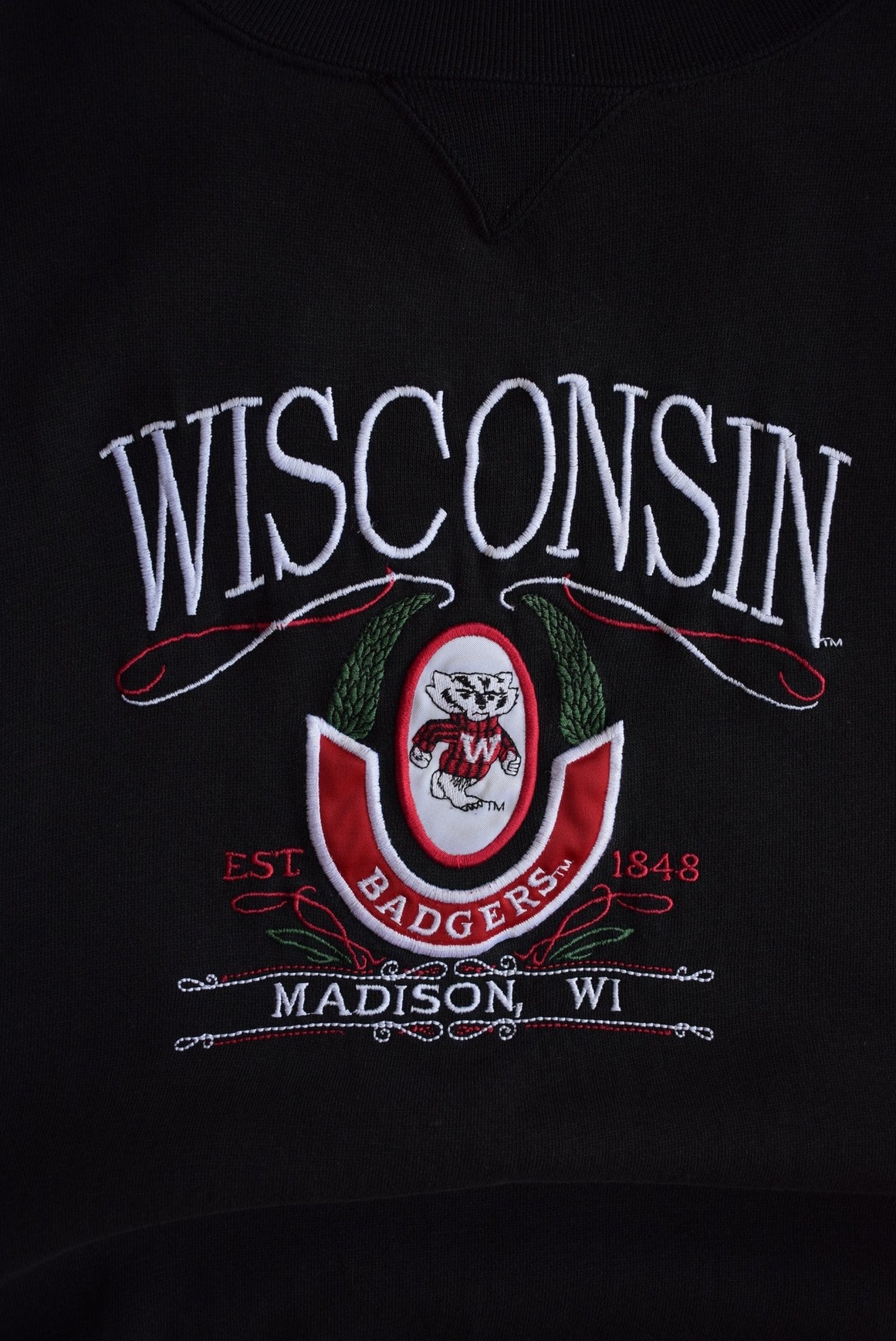 Vintage University of Wisconsin Badgers Embroidered Crewneck (L/XL) - Retrospective Store